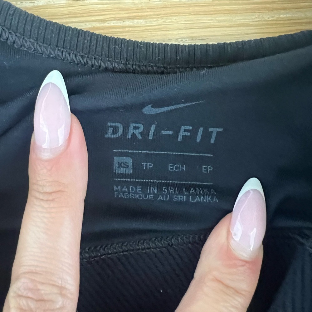 Nike Women's Black Sports - Picture 3 of 3